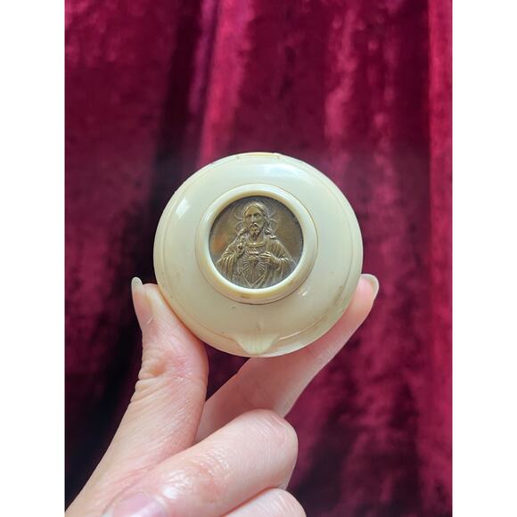 Vintage Trinket Box - Rosary Box - Brass Sacred Heart of Jesus - Hinged Lid - Picture 1 of 7